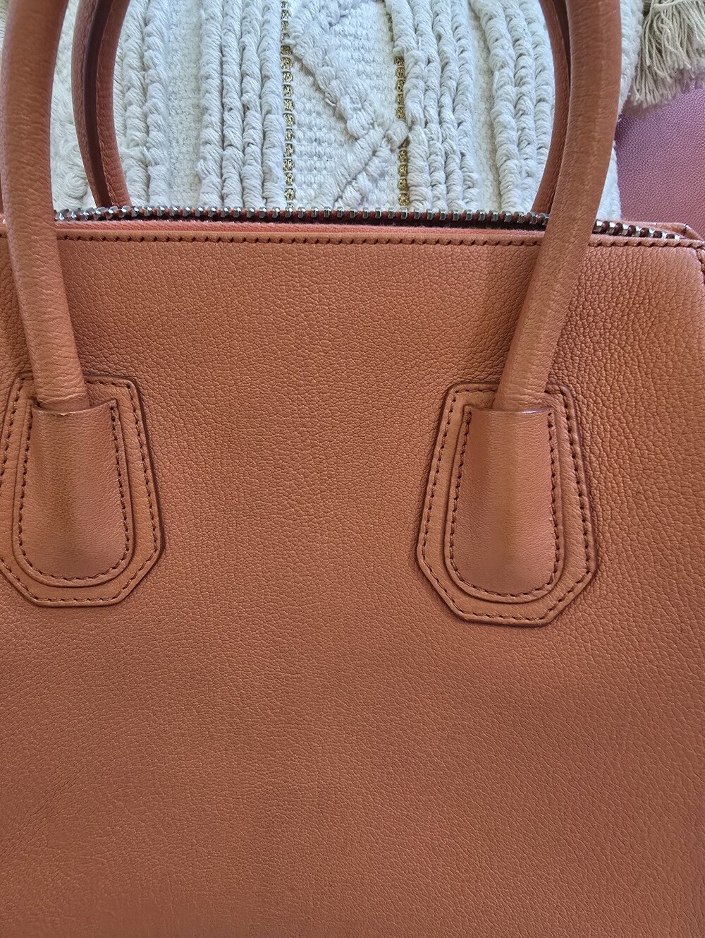 Givenchy Orange  Antigona Shoulder Bag  Goatskin Leather. - Picture 15 of 16